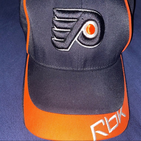 NHL Flyers Hat - Picture 2 of 6